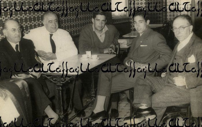 Hacia 1956, el bar Rafael seguía siendo lugar de singulares encuentros. Alrededor del dueño, Luis Gutiérrez, vemos al empresario taurino Pablo Martínez Elizondo, Chopera; el famoso apoderado Jose Antonio Martínez Uranga; el torero Paco Camino