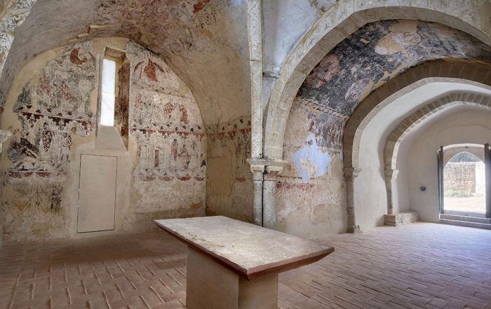 Interior de la ermita Santa Brígida