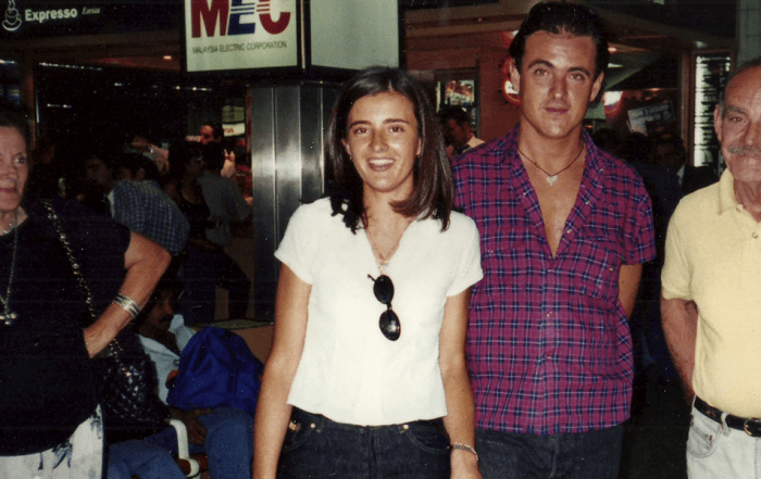 Marise Barbería y Fernando Larrasoaña con sus hijos