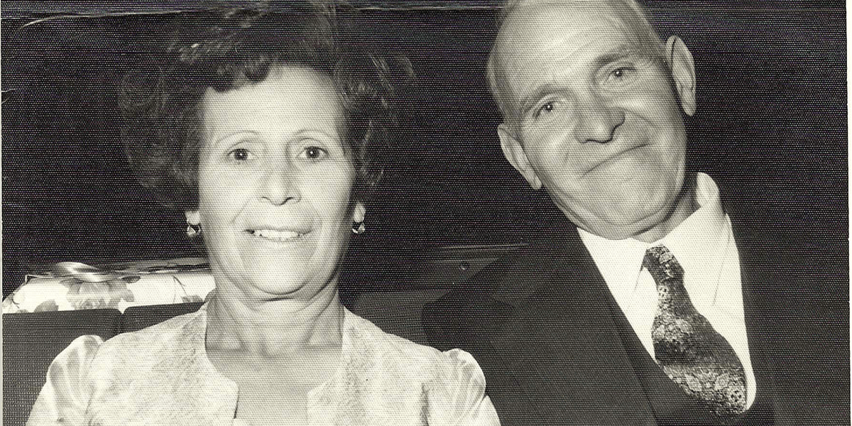 Victor Larrasoaña y su segunda esposa, Victoria Mendiondo