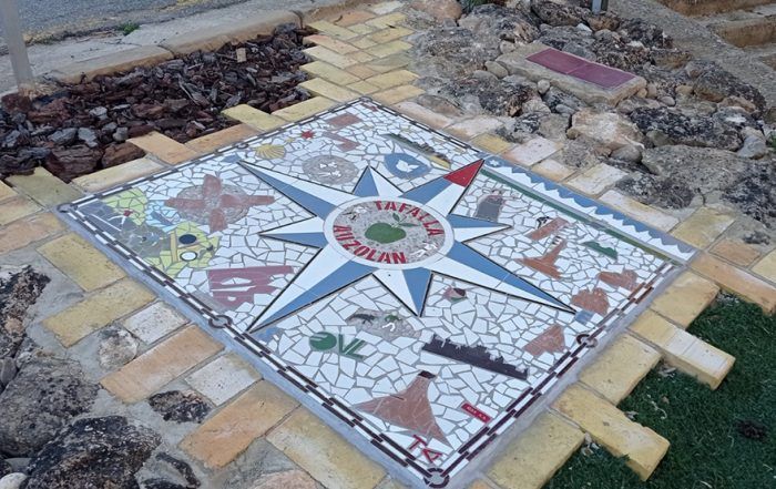 mosaico rosa de los vientos