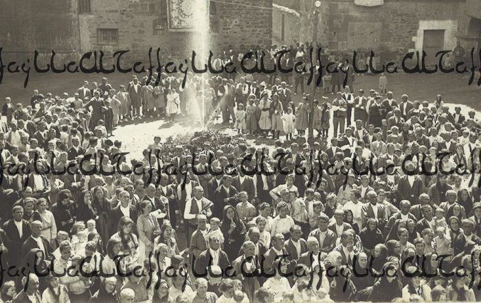 Larraga celebró el pasado mes de septiembre el primer centenario de la traída de aguas a la localidad, una obra inaugurada el 14 de septiembre de 1918 que supuso un hito para el municipio, dado que hasta entonces los vecinos y vecinas se veían obligados a tener que desplazarse hasta el río para realizar acciones tan cotidianas como lavar la ropa. En concreto, el proyecto consistió en conducir el agua desde el río hasta un depósito situado en el parque del Castillo, para después distribuirse por los hogares de Larraga (también por las fuentes públicas del casco urbano).