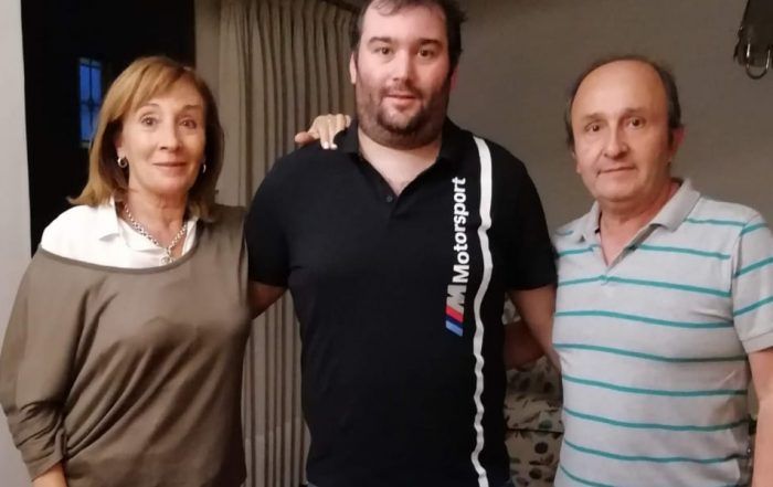 Necochea 2020. Graciela Mabel, su hijo Federico y Raúl. Tercera y cuarta generación de los Solchaga.