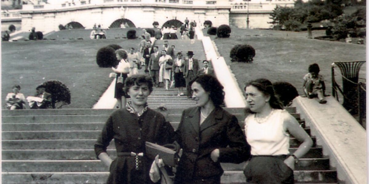 1. La Hermanas Lardizábal en París: María Ángeles, María y Carmen