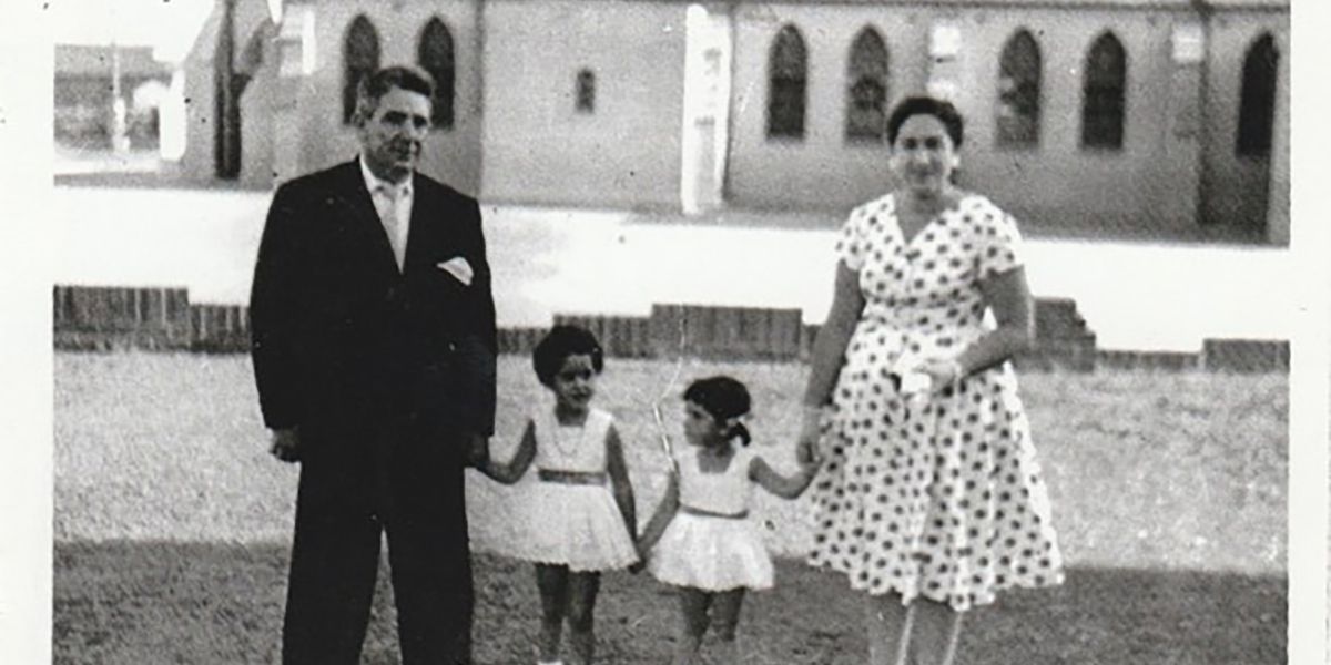 Wollongong (Sidney). 1960. Los Iñigo Moreno. Francisco Javier, María Flora, Txus y Clorinda.