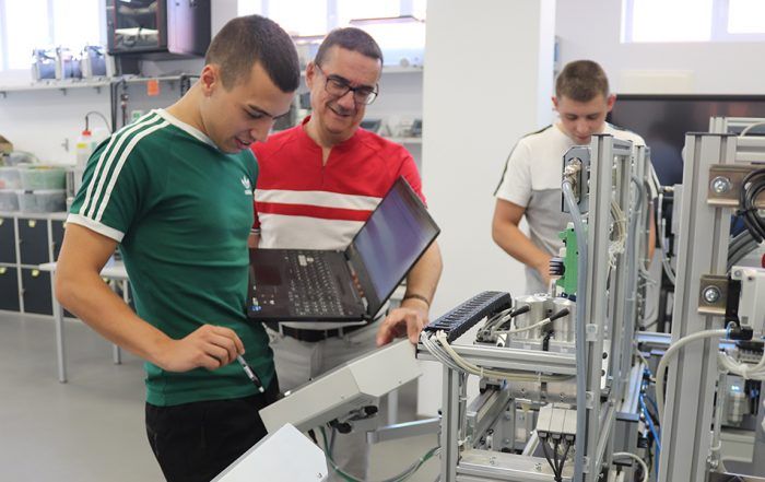 Escuela laboral 64 de innovación