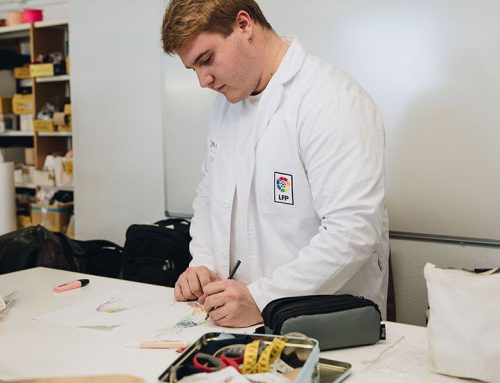 “A los diseñadores jóvenes se nos exige más que a las grandes empresas”