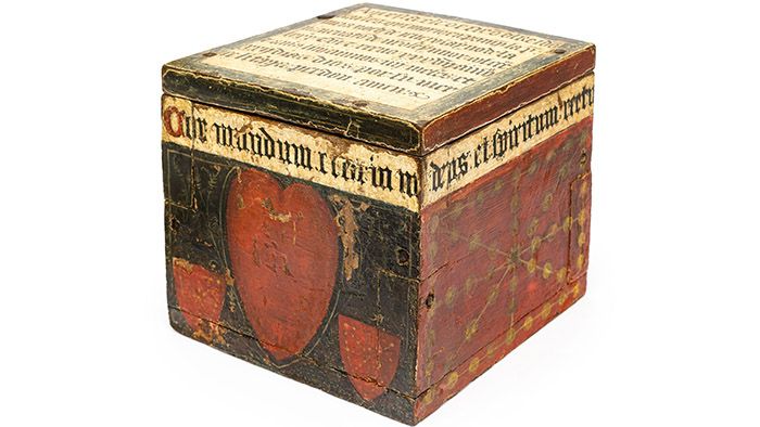 Presentación del proyecto de investigación del corazón del Rey Carlos II de Navarra por parte de Patrimonio Histórico. En la imagen, el órgano del monarca en su emplazamiento habitual, en el santuario de Ujué.