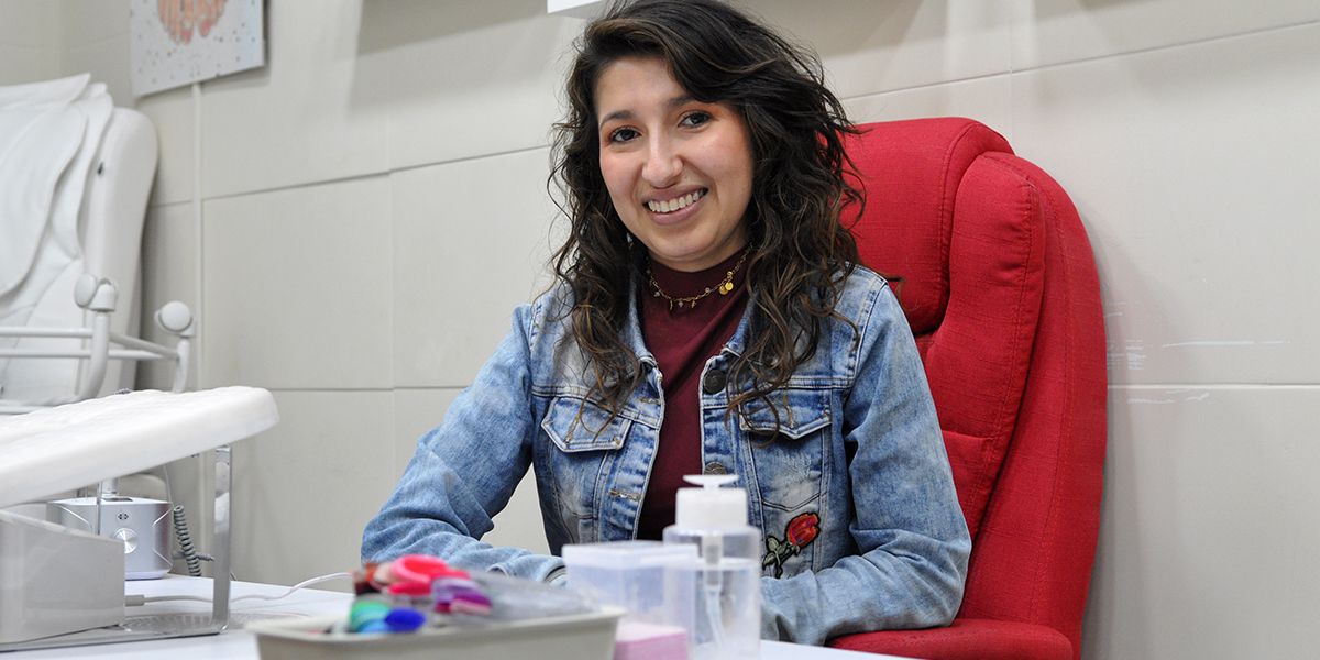Paola Ortega, Le Petit manicura y pedicura